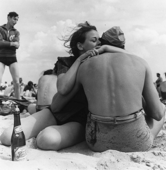 Morris Engel-Coney Island Embrace-New York City-1938-gelatin silver print